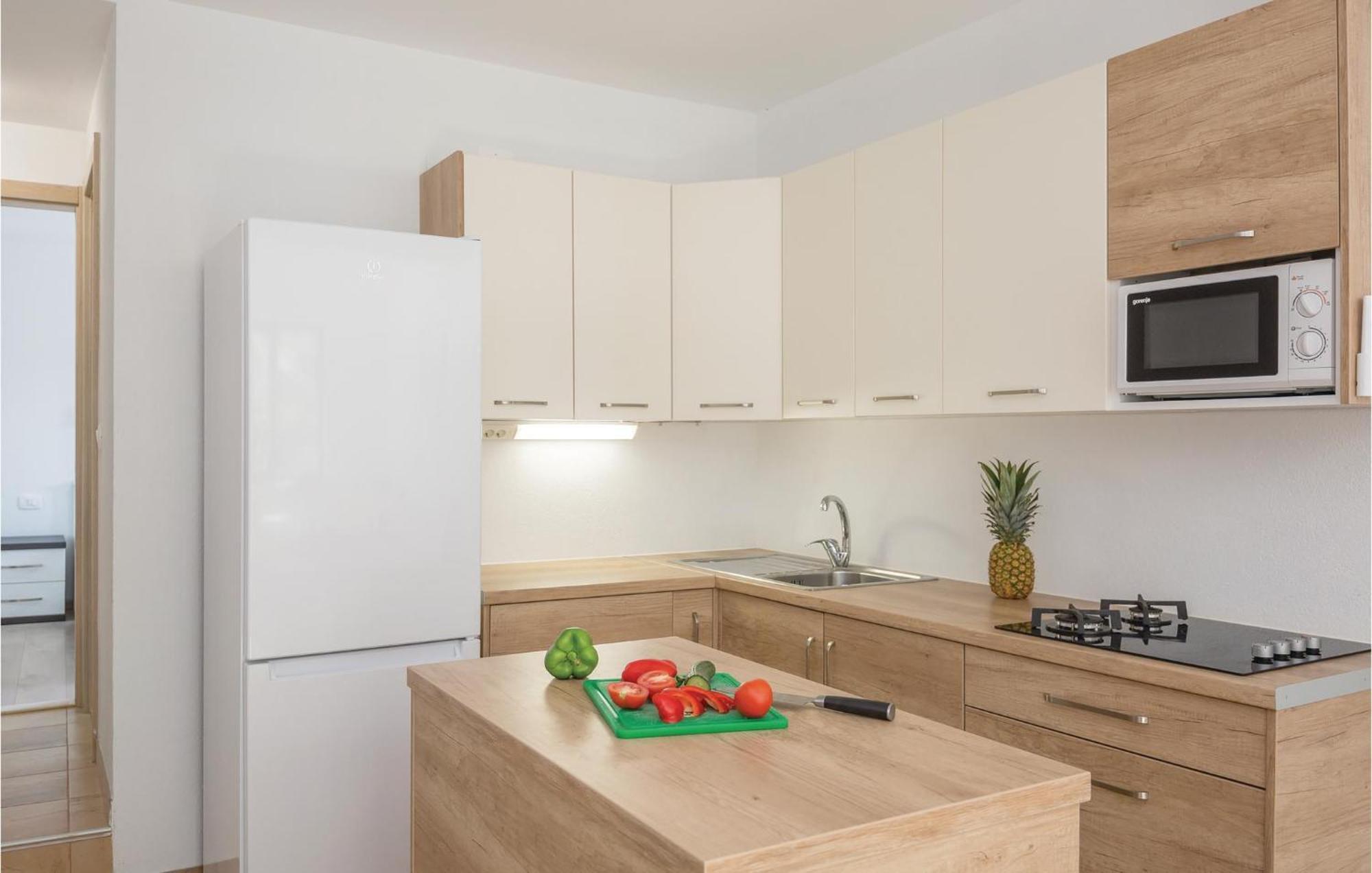 6 Bedroom Gorgeous Home In Zagvozd Esterno foto