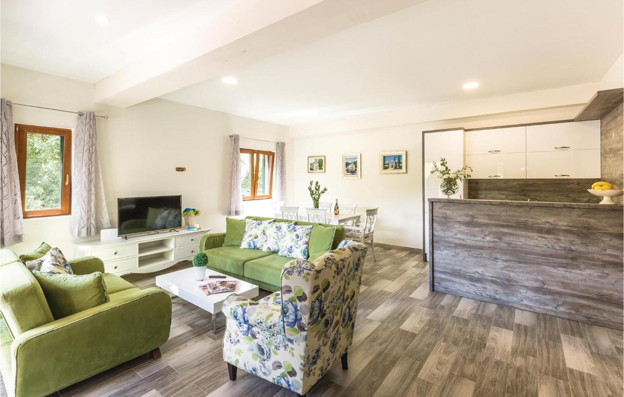 6 Bedroom Gorgeous Home In Zagvozd Esterno foto