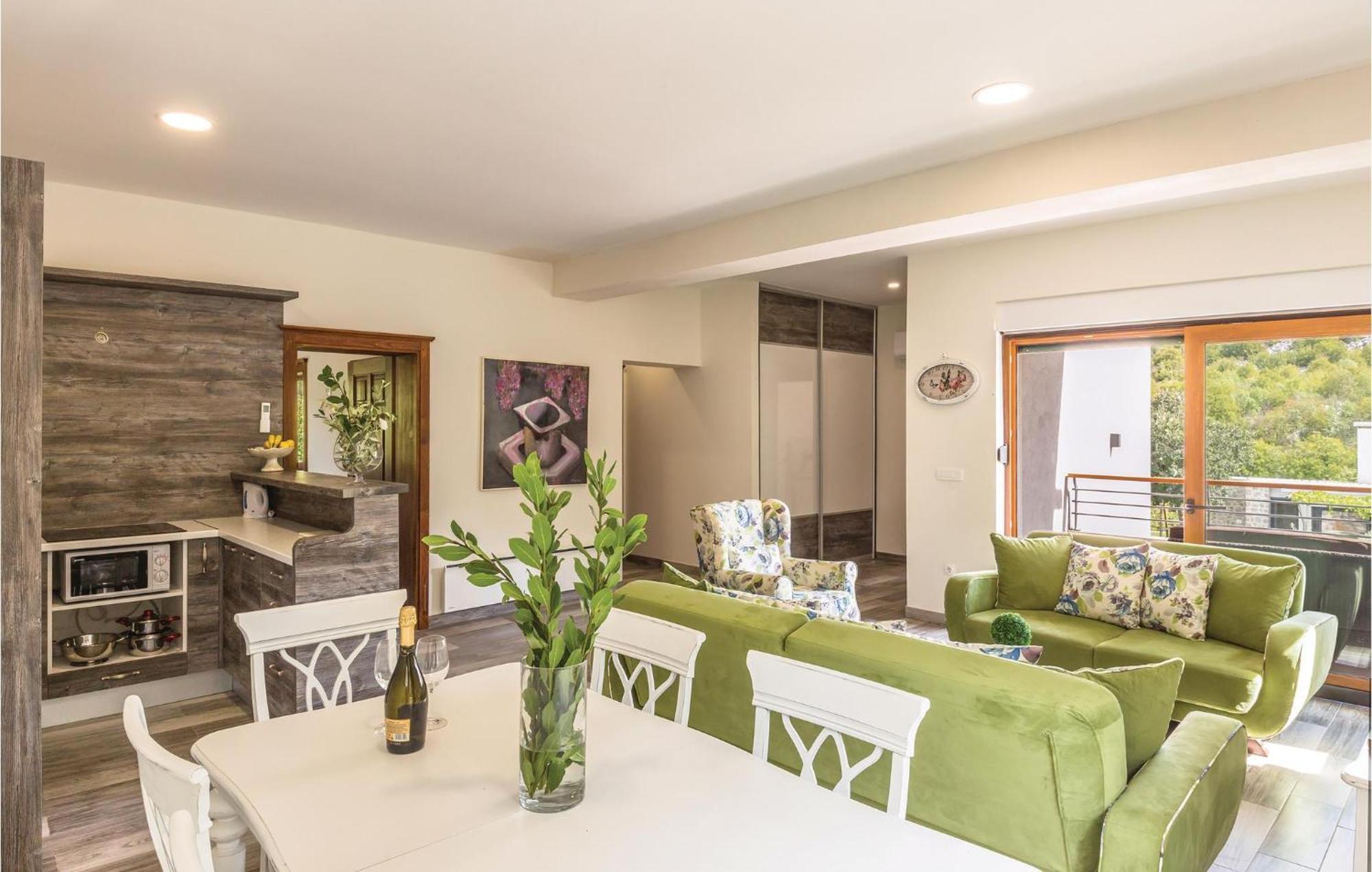 6 Bedroom Gorgeous Home In Zagvozd Esterno foto