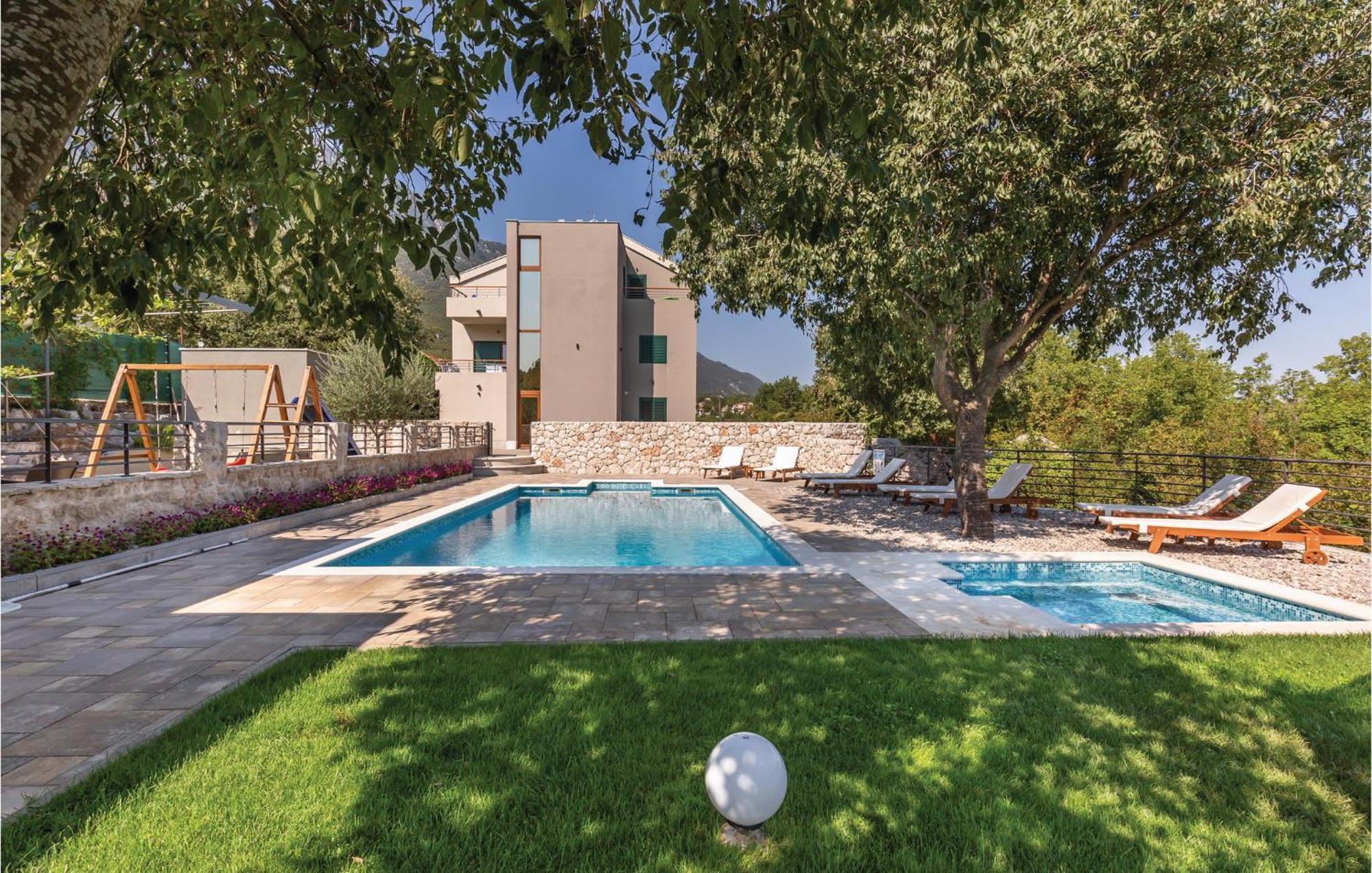 6 Bedroom Gorgeous Home In Zagvozd Esterno foto