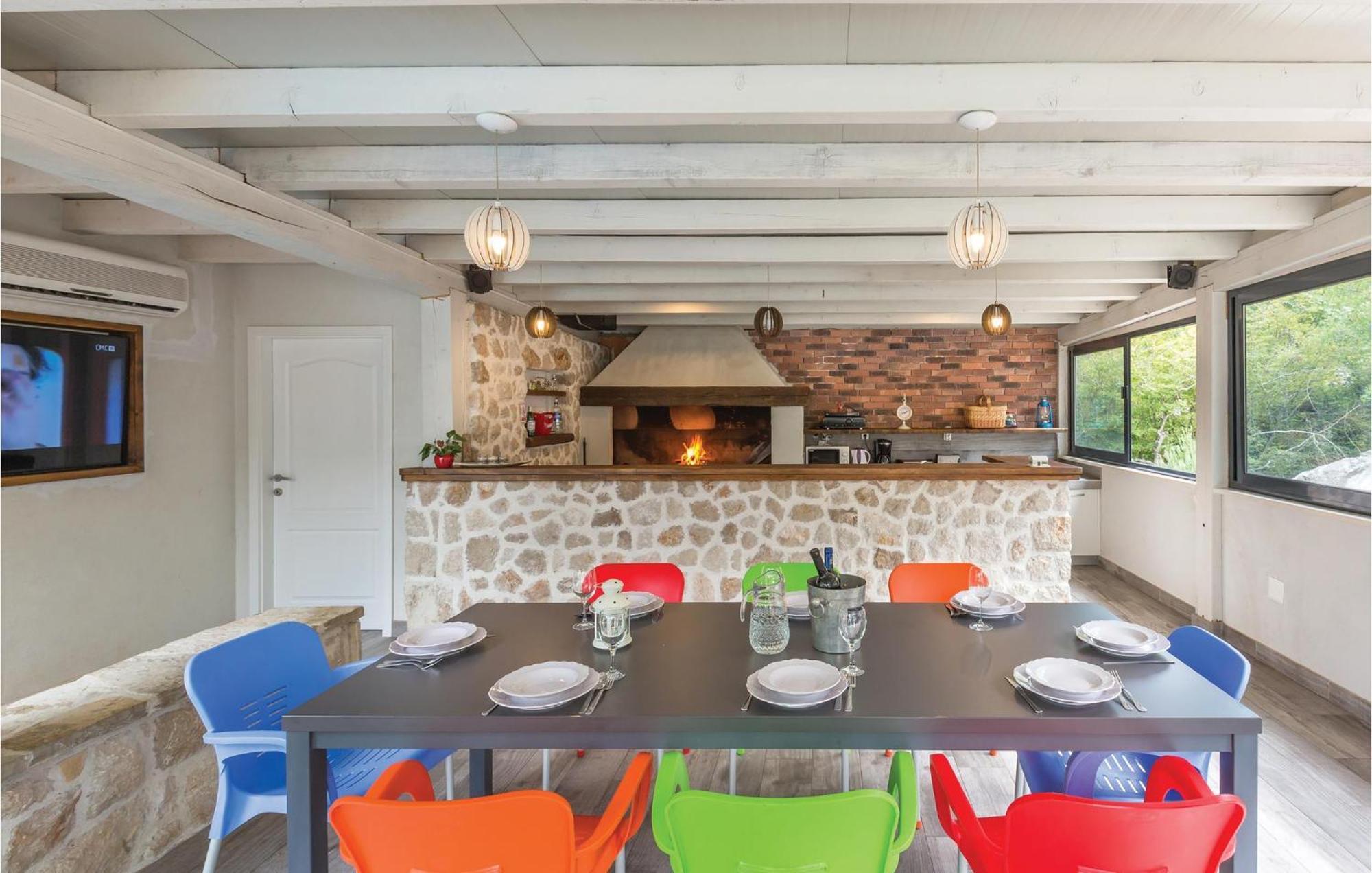 6 Bedroom Gorgeous Home In Zagvozd Esterno foto