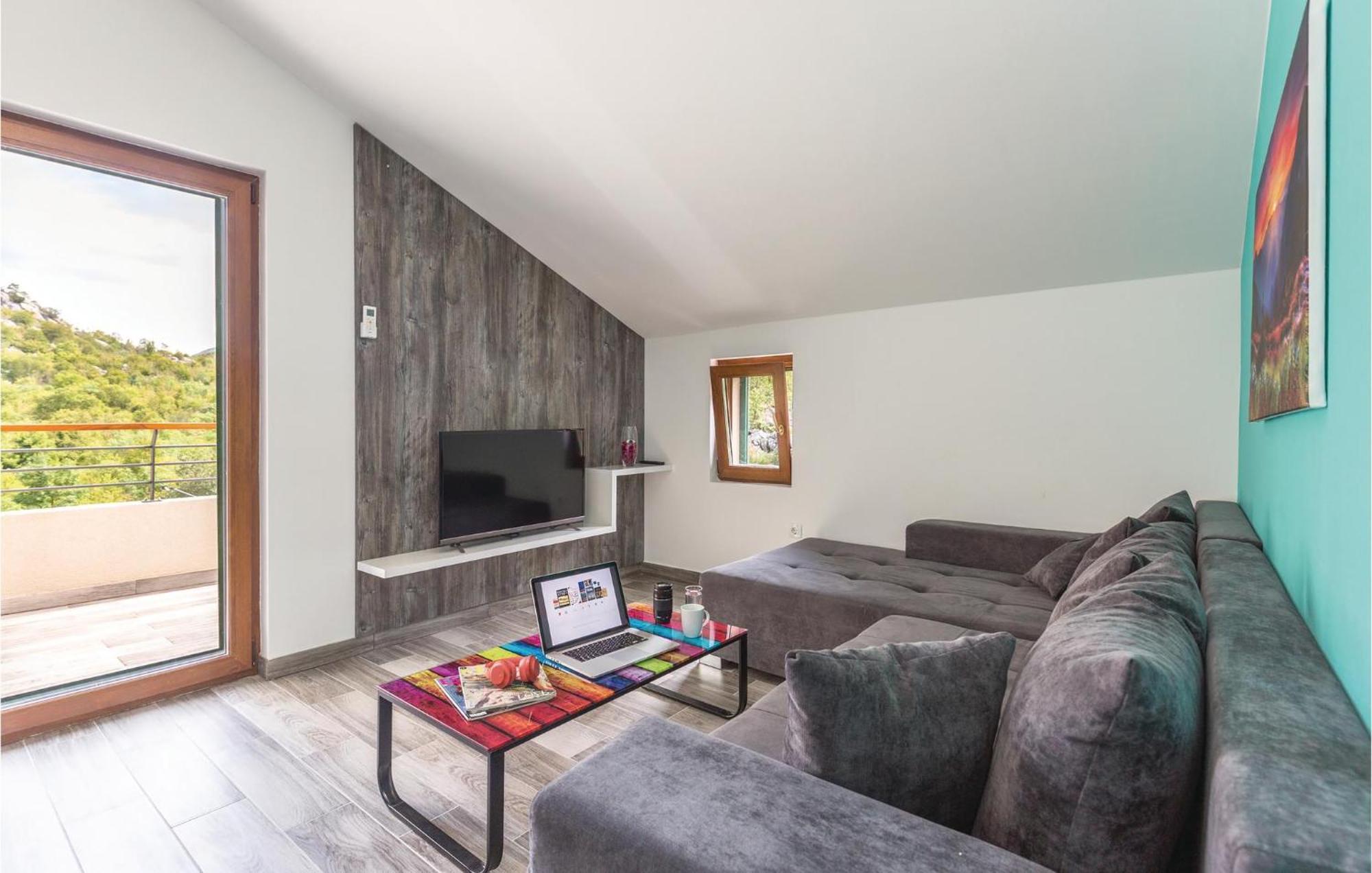 6 Bedroom Gorgeous Home In Zagvozd Esterno foto