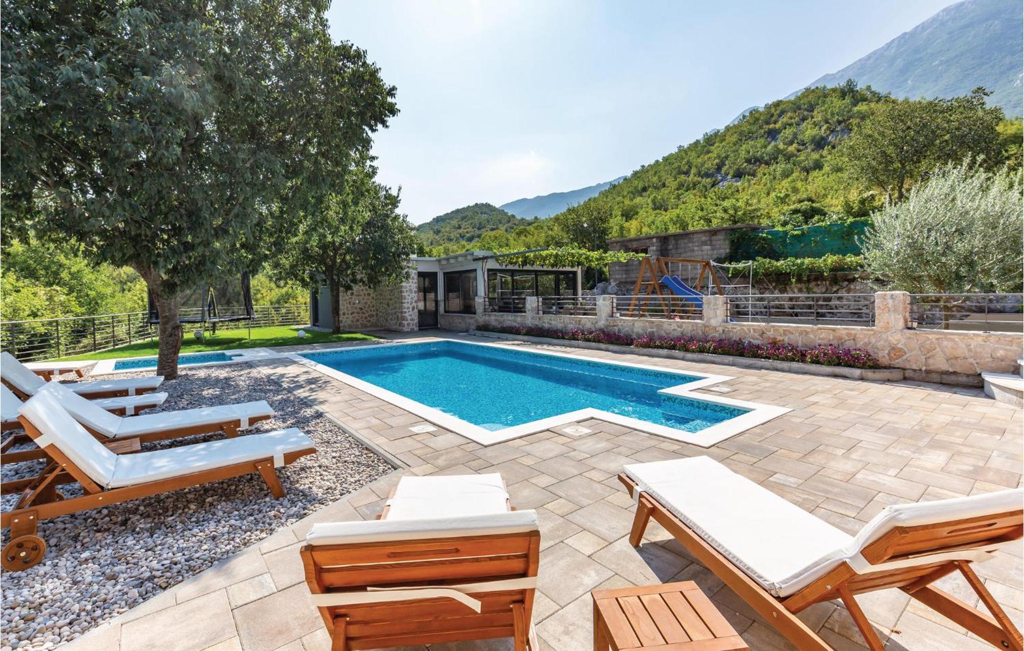 6 Bedroom Gorgeous Home In Zagvozd Esterno foto