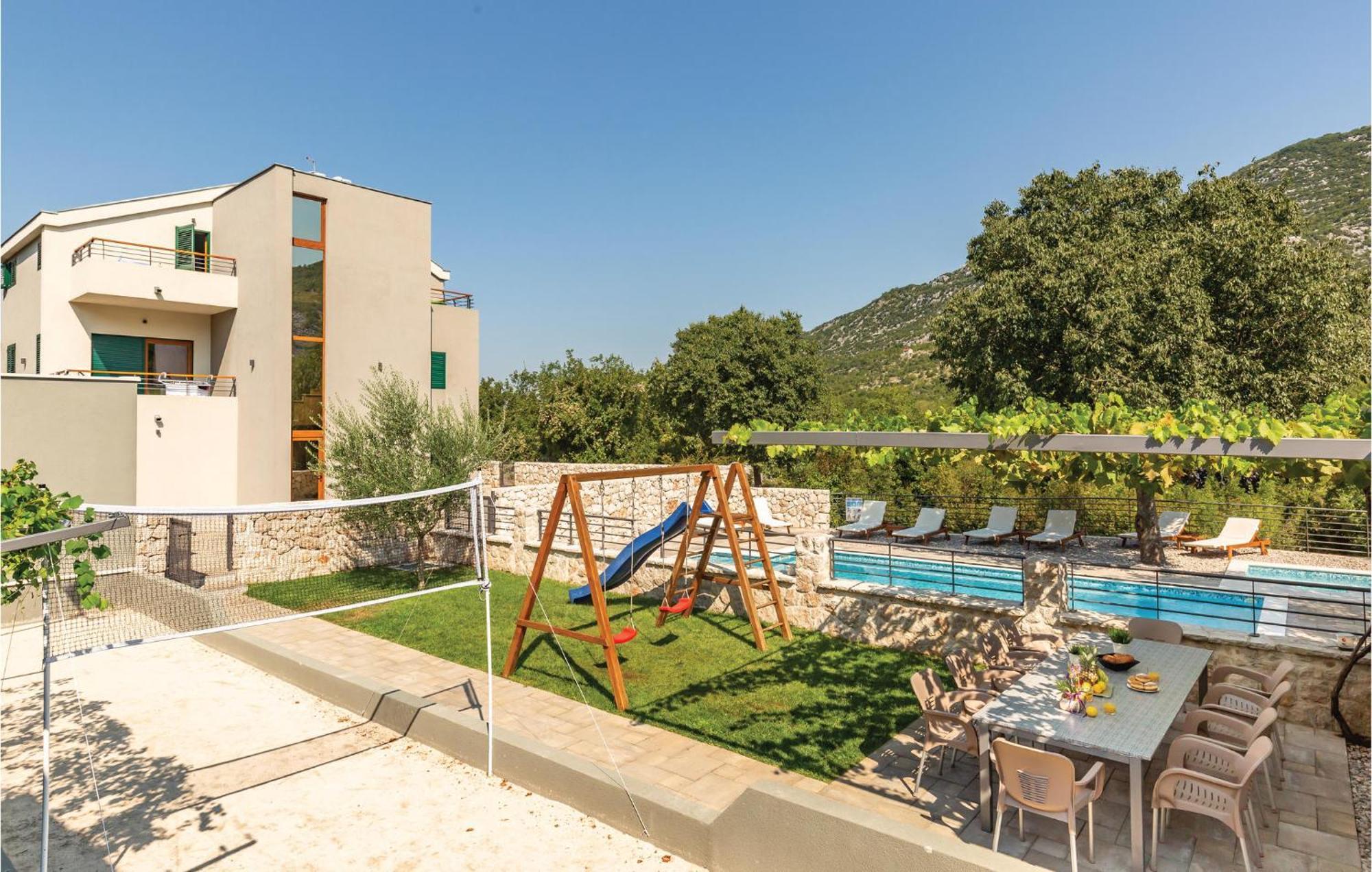 6 Bedroom Gorgeous Home In Zagvozd Esterno foto
